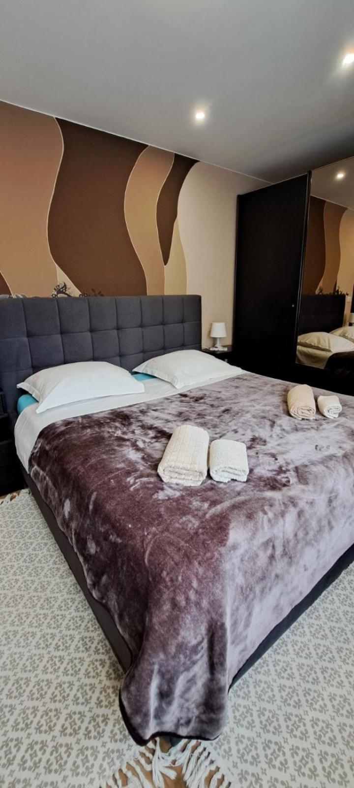 Apartments Dorde & Anna Fazana Luaran gambar